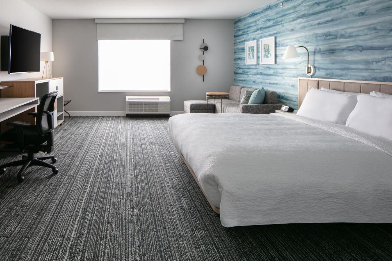 Towneplace Suites By Marriott Oshkosh Exteriör bild