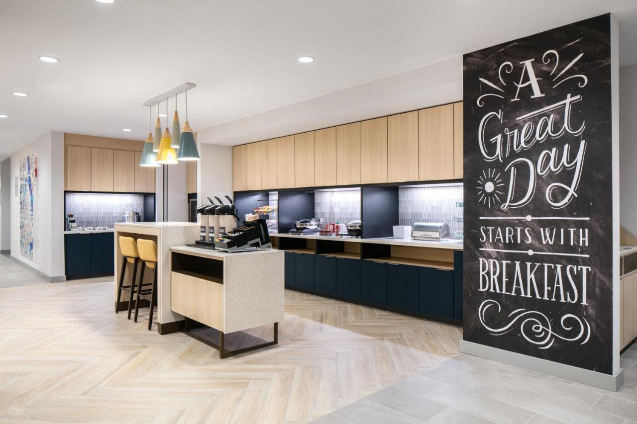 Towneplace Suites By Marriott Oshkosh Exteriör bild