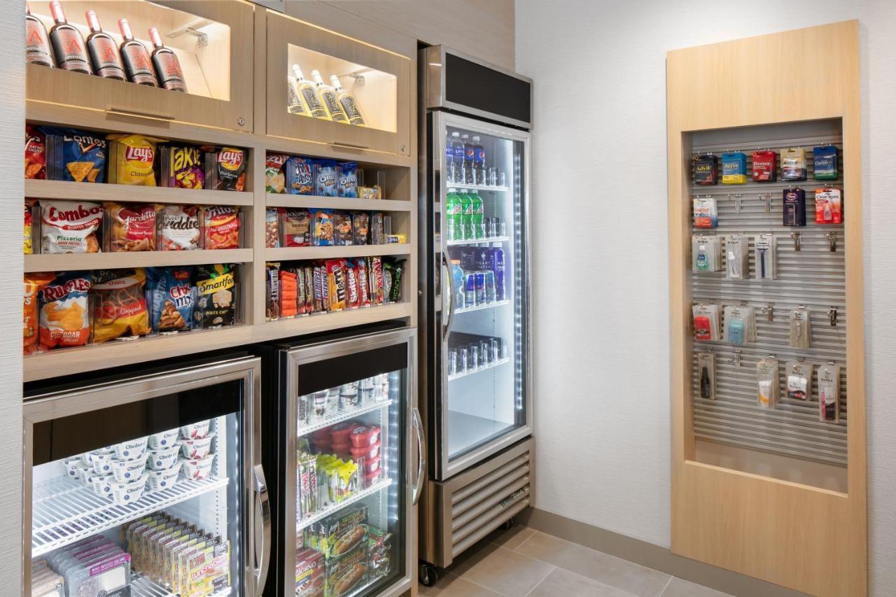 Towneplace Suites By Marriott Oshkosh Exteriör bild